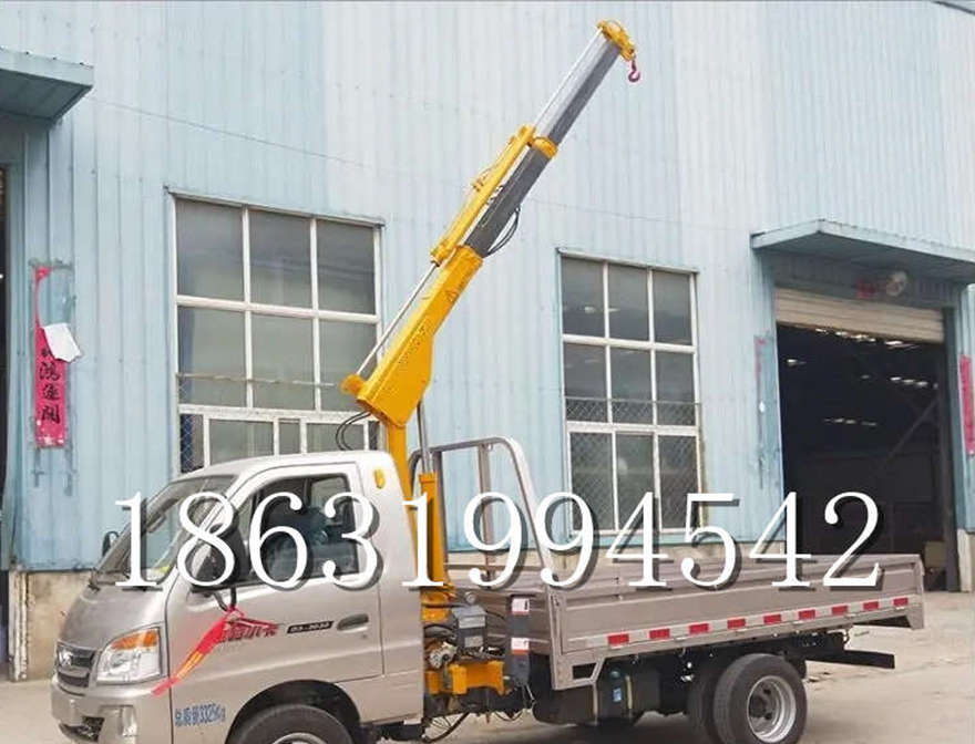 新龙县车载吊机全地形履带吊车载吊机移动悬臂吊机移动改装那里有